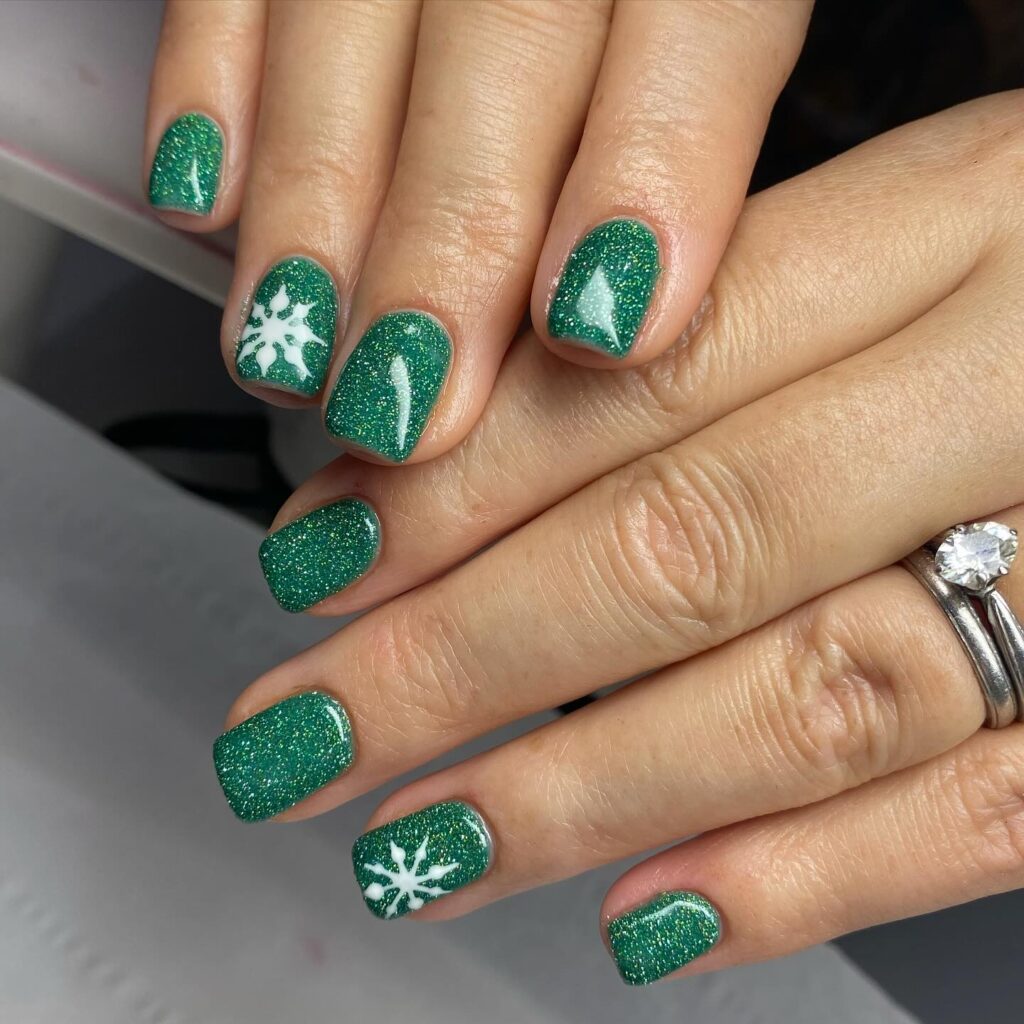 The Salon Company Green Christmas Glitter Nails